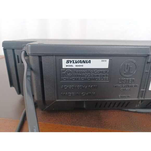 Sylvania 6240VE VCR/ VHS Player/ Video Cassette Recorder DA-4 Head No Remote - Picture 7 of 9